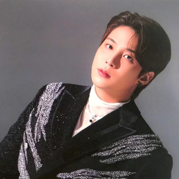 ❌SOLD AS 4 SET❌JONGHO ATEEZ THE FELLOWSHIP:BEGINNING OF THE END PHOTO📸 - Picture 1 of 3